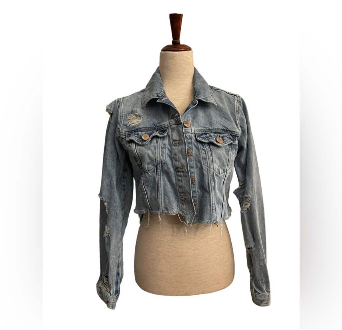 DENIM CROPPED PATCHED JACKET
