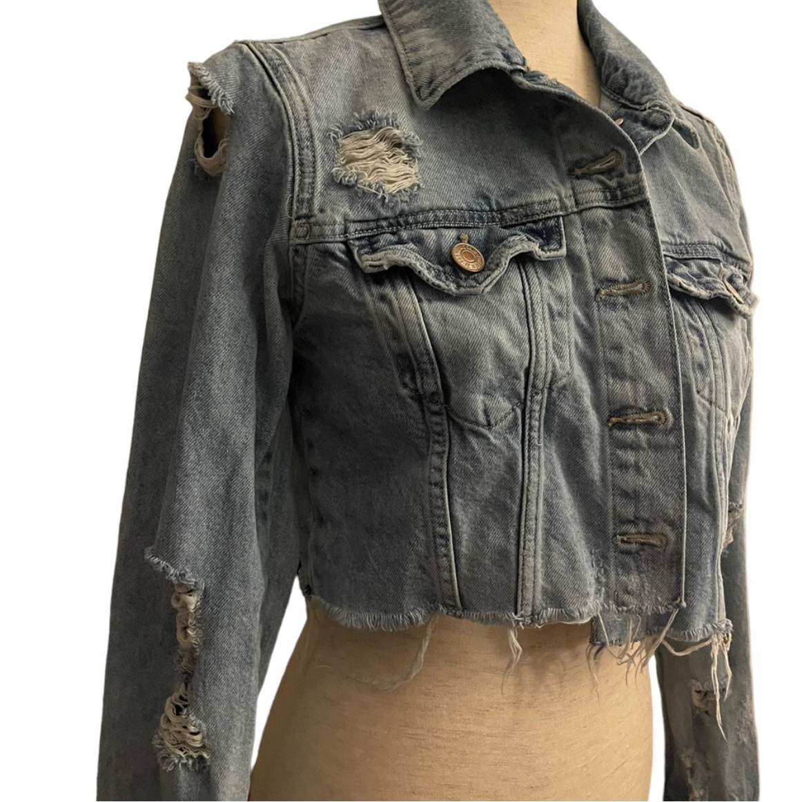 DENIM CROPPED PATCHED JACKET