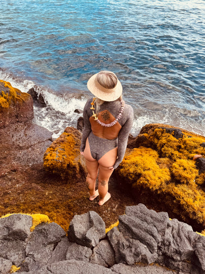 HI’ILAWE Long-Sleeve SURFSUIT in KALO KAMO